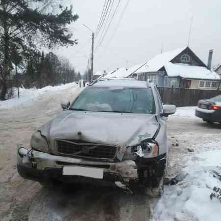 Битые авто Вольво хс90, 2008, бензин выкупили за 850000